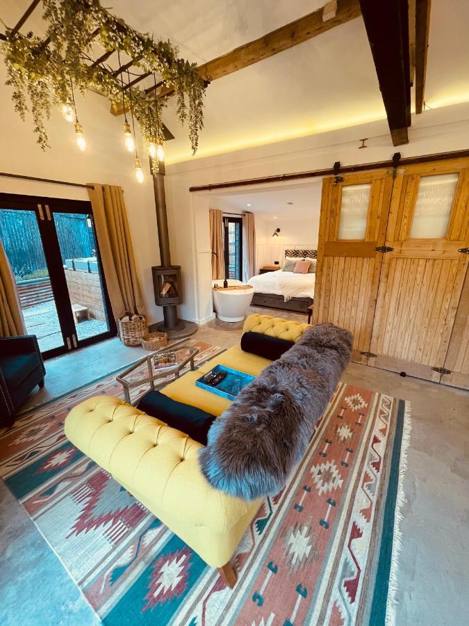 Luxury Barn With Hot Tub, Spa Treatments, Private Dining Little Budworth Kültér fotó