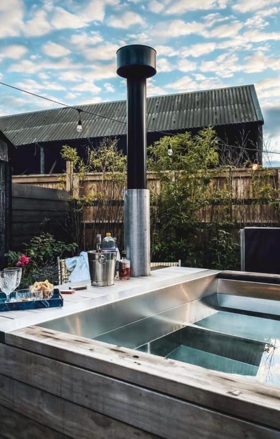 Luxury Barn With Hot Tub, Spa Treatments, Private Dining Little Budworth Kültér fotó